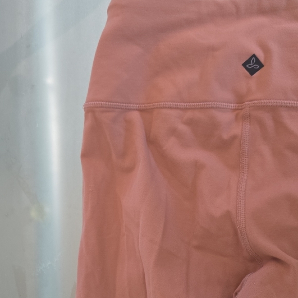 Prana Peach Activewear - Picture 3 of 13